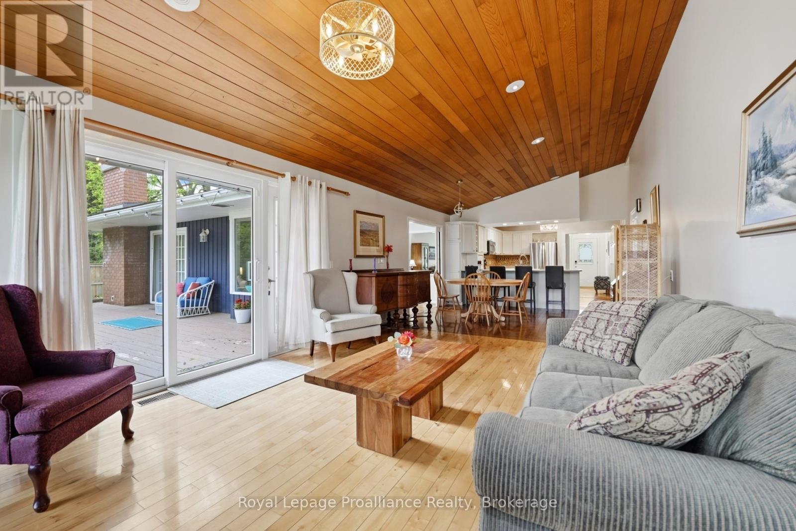 51 SELENA AVENUE - 10