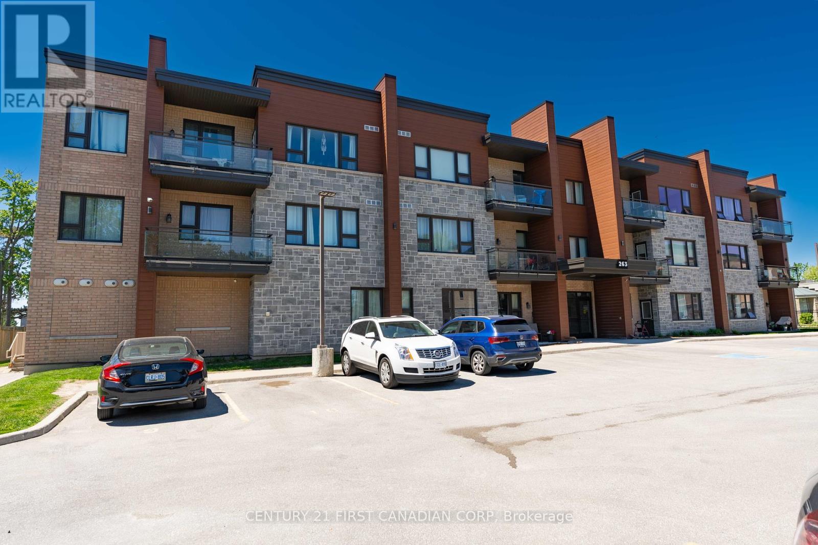 #104 263 BUTLER STREET - 10