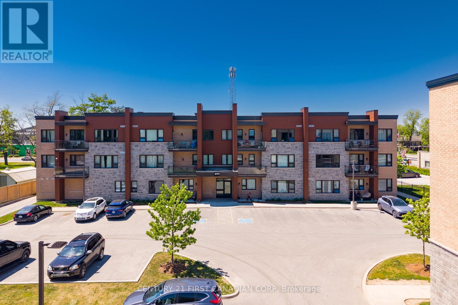 #104 263 BUTLER STREET - 8