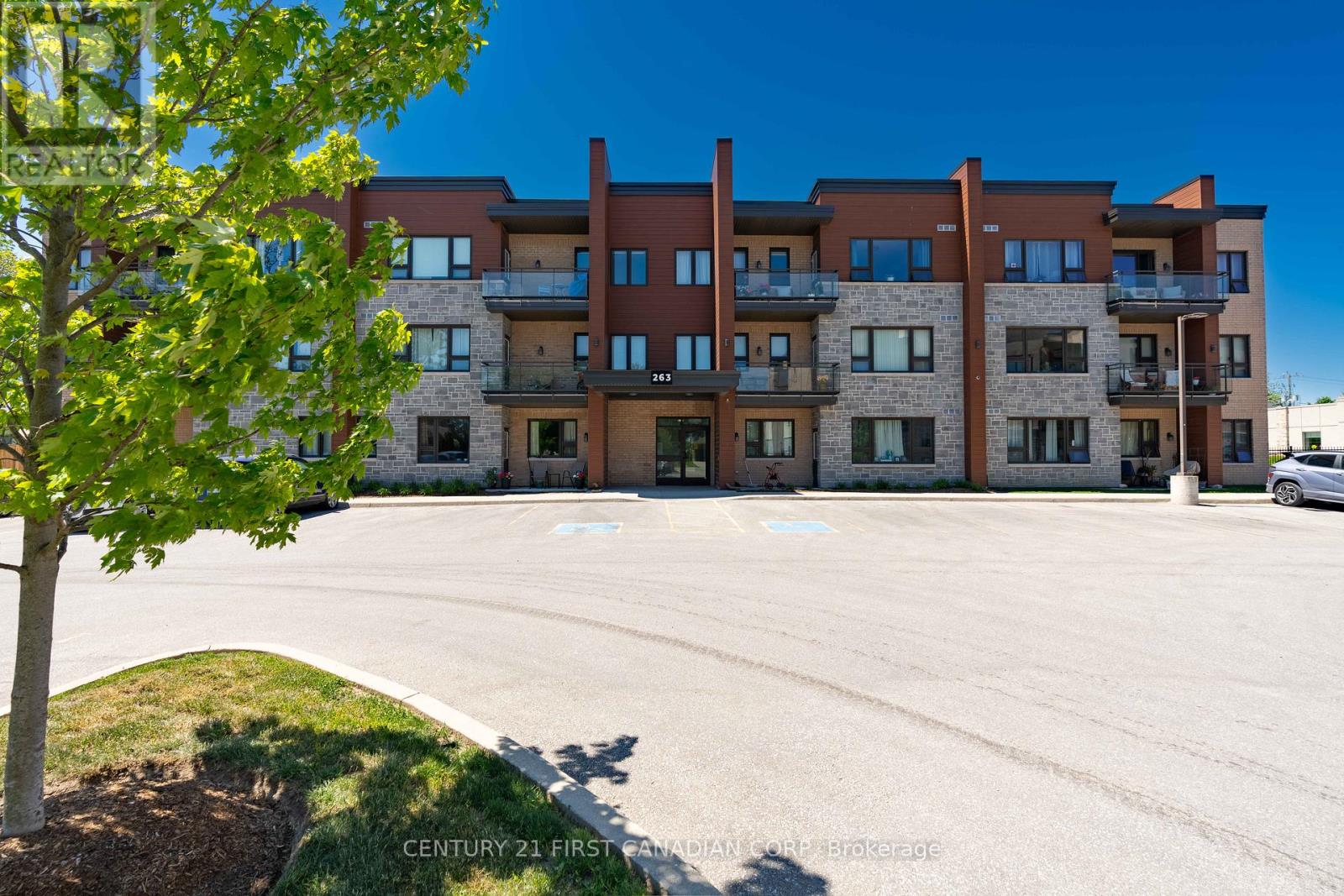 #104 263 BUTLER STREET - 9