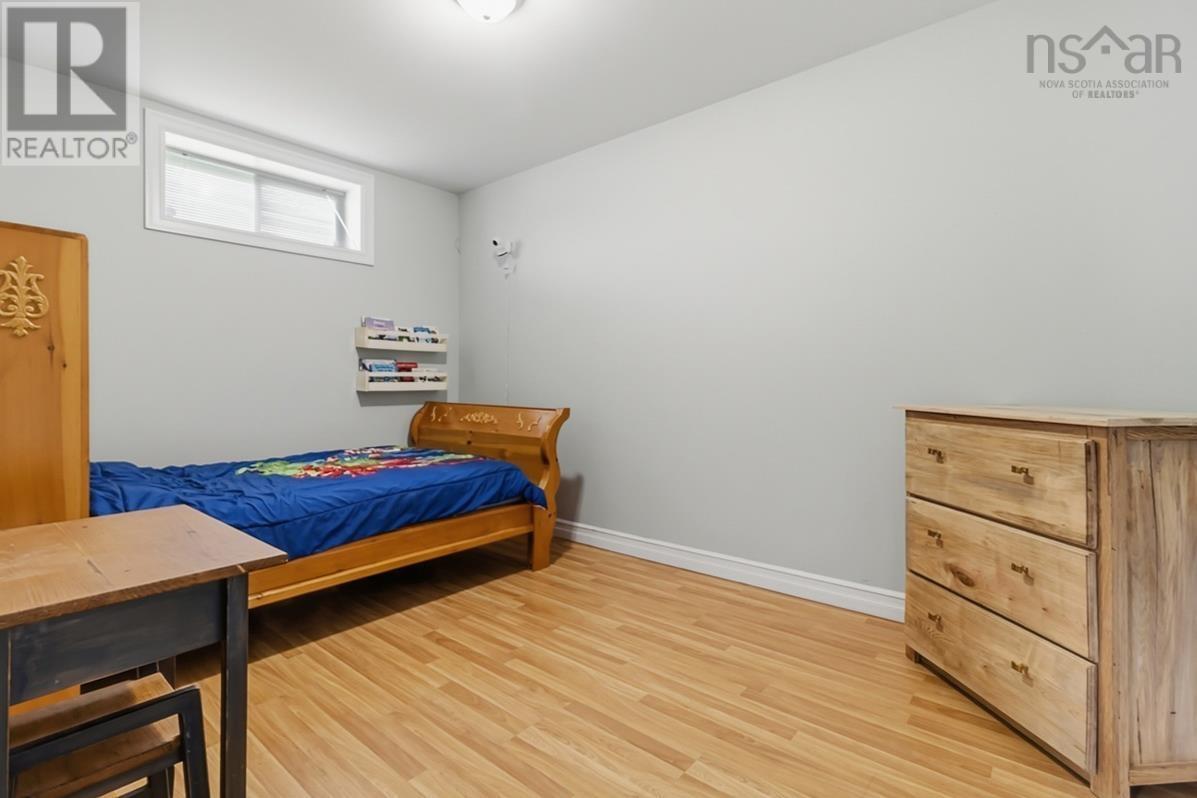 1211 Sackville Drive - 25
