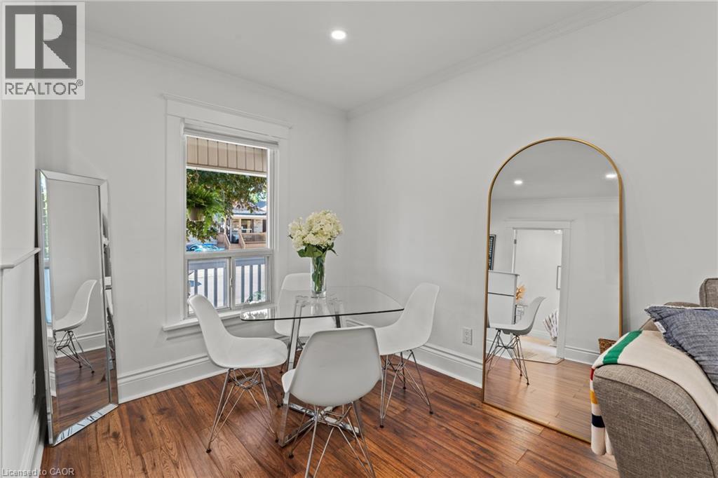 99 EDGEMONT Street N - 11