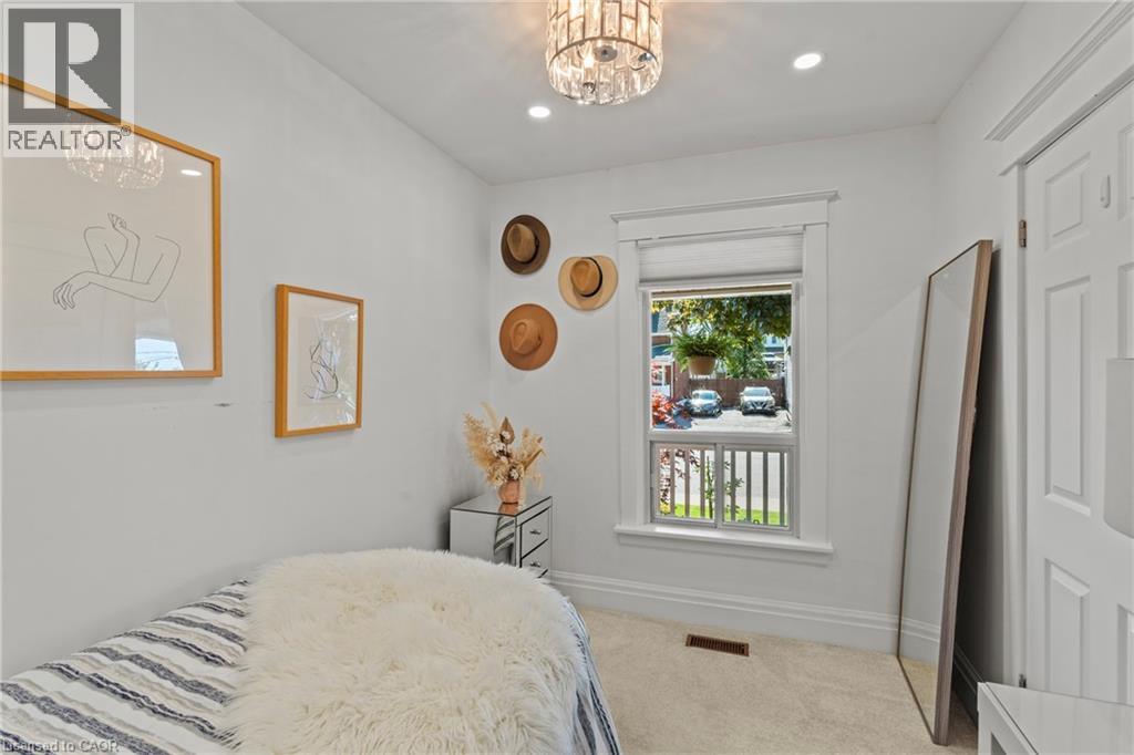 99 EDGEMONT Street N - 14