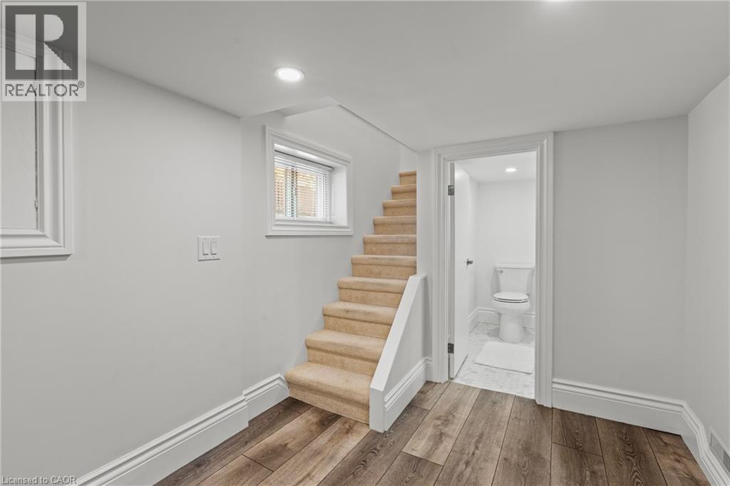 99 EDGEMONT Street N - 24