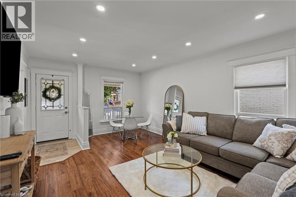 99 EDGEMONT Street N - 10