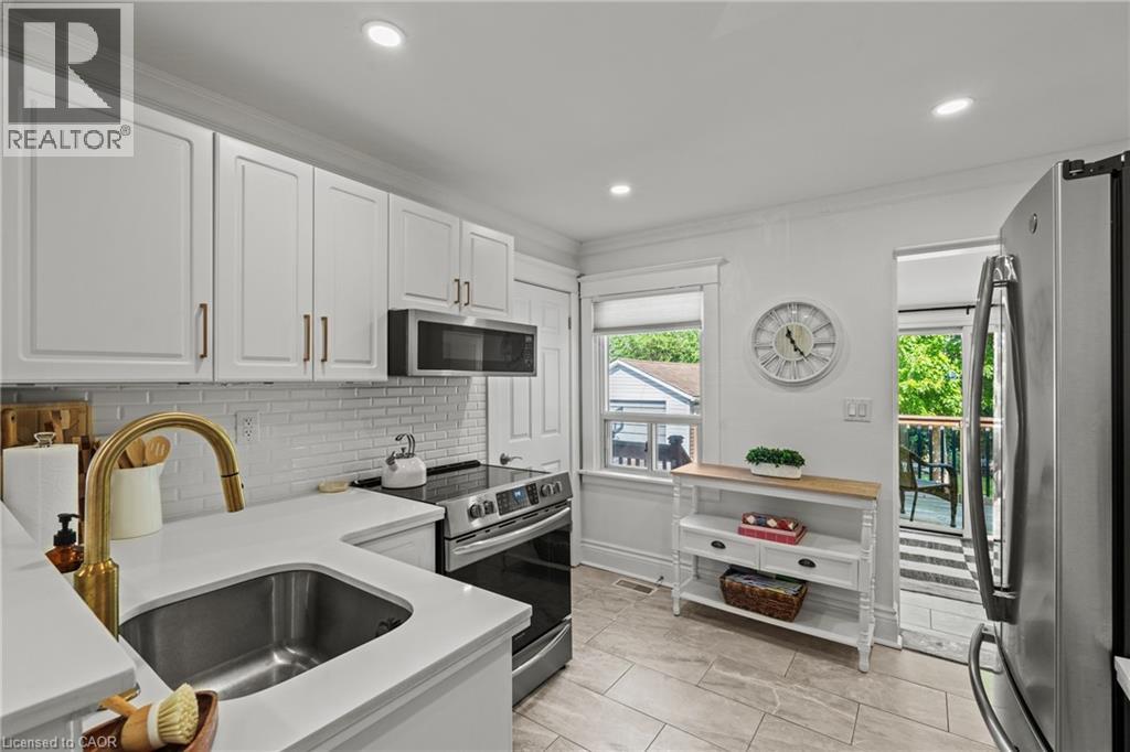 99 EDGEMONT Street N - 17