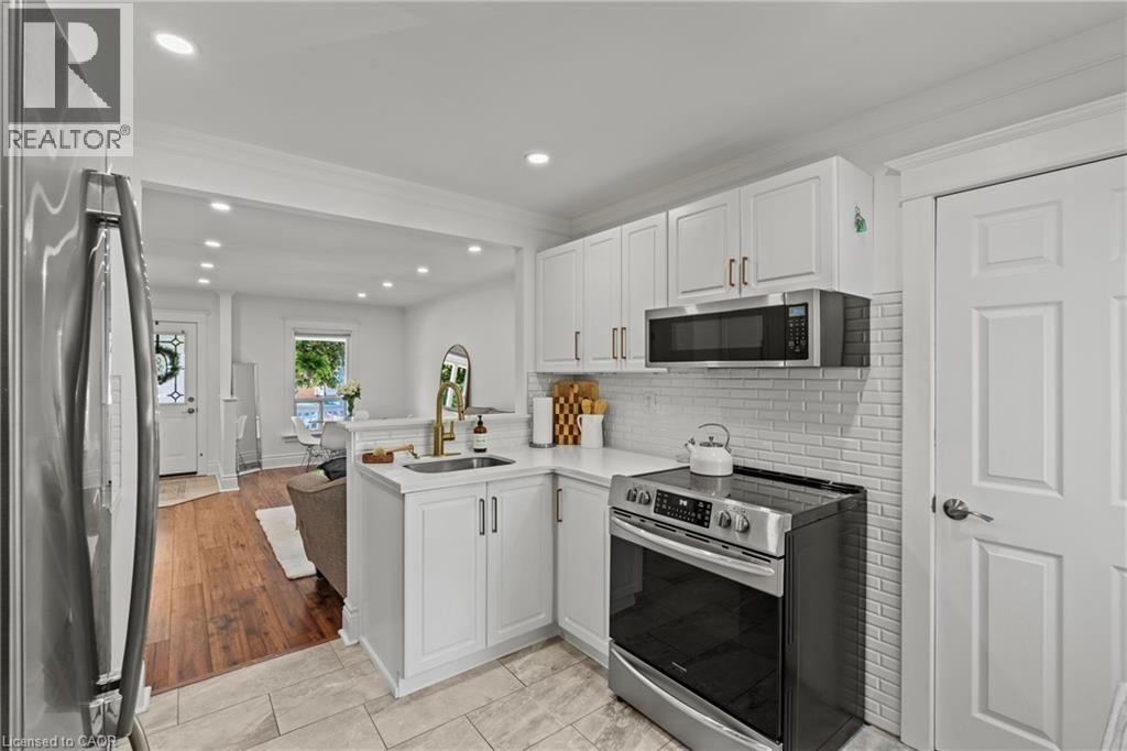 99 EDGEMONT Street N - 18