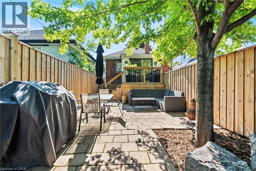 99 EDGEMONT Street N - 33