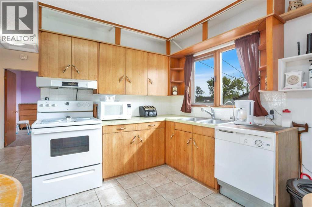 4727 48 Street - 9
