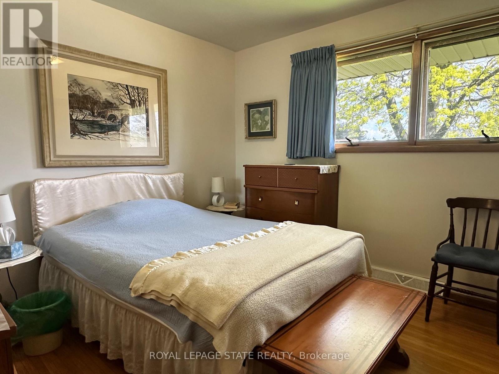 130 GARDINER AVENUE E - 21