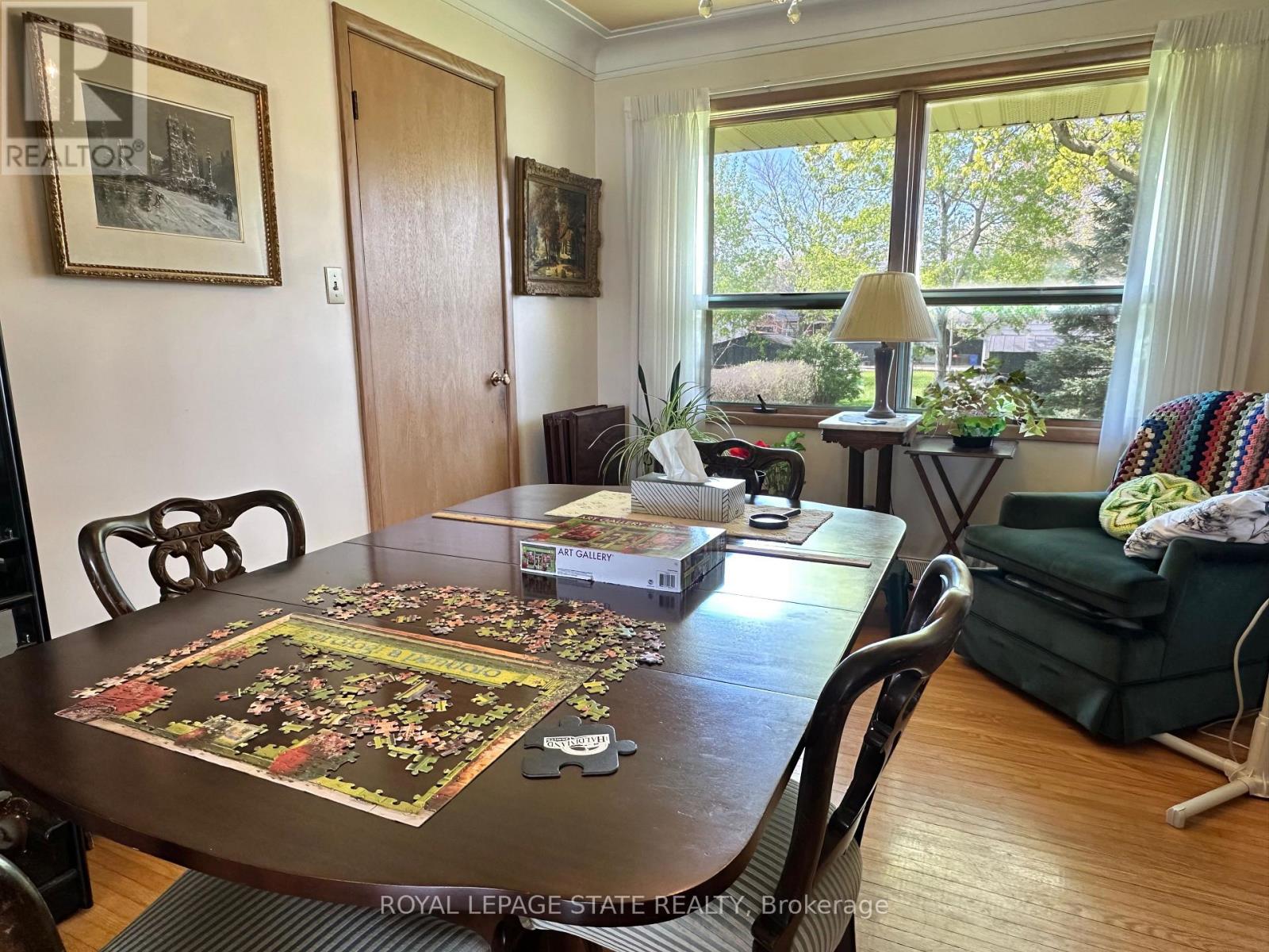 130 GARDINER AVENUE E - 13