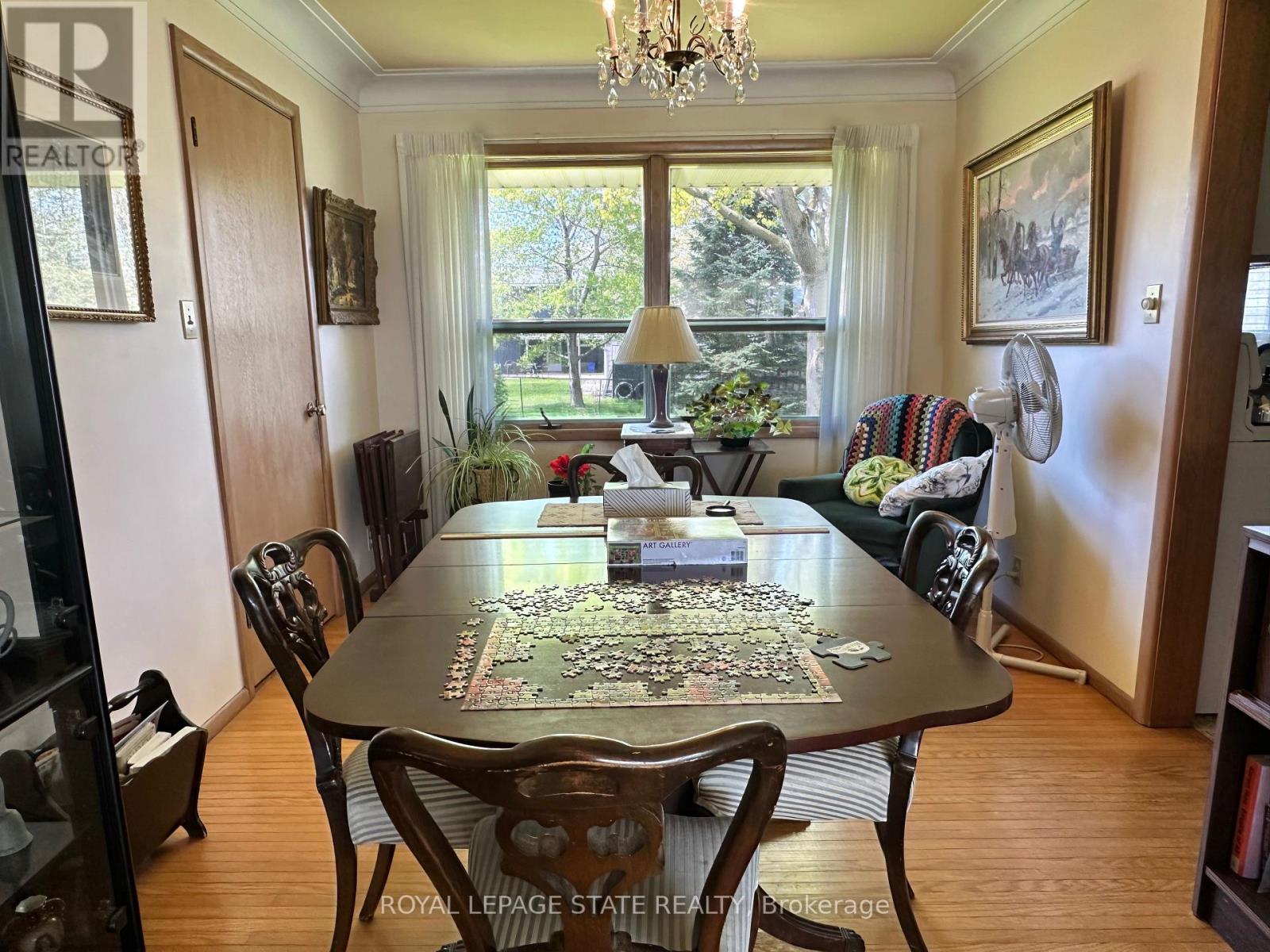 130 GARDINER AVENUE E - 14
