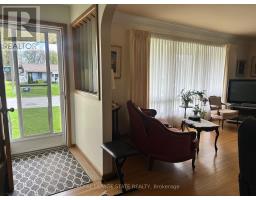 Primary Bedroom - 130 Gardiner Avenue E, Haldimand, ON N1A1A8 Photo 8