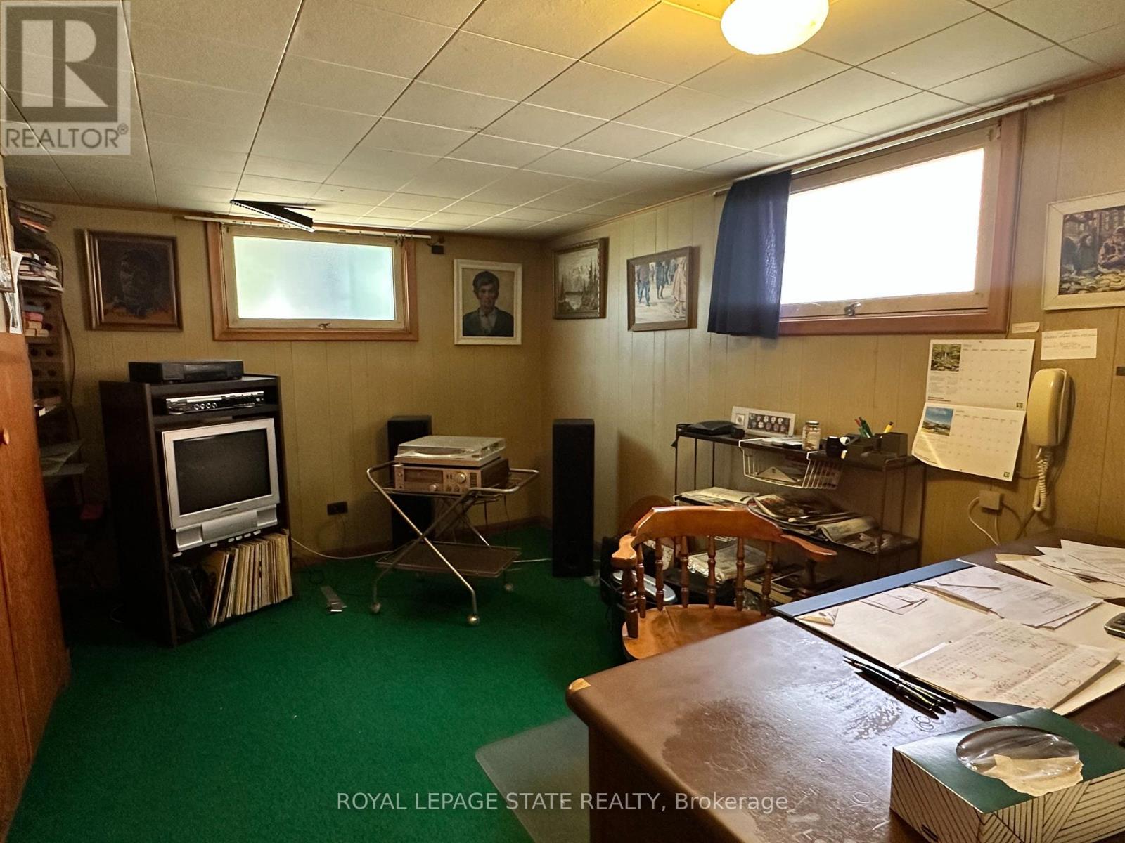 130 GARDINER AVENUE E - 29