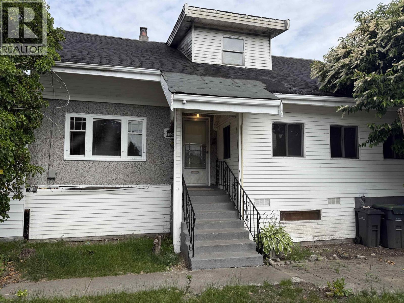 220 DEVOY STREET