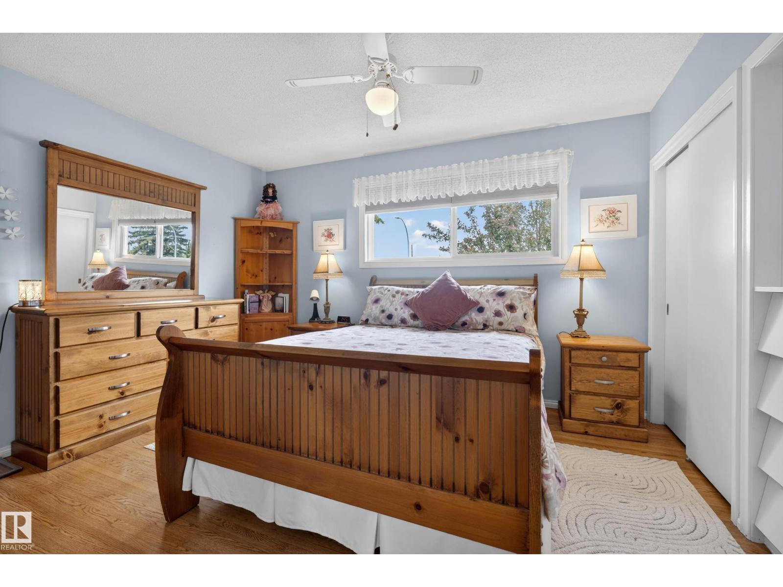 7307 86 AV NW - 17
