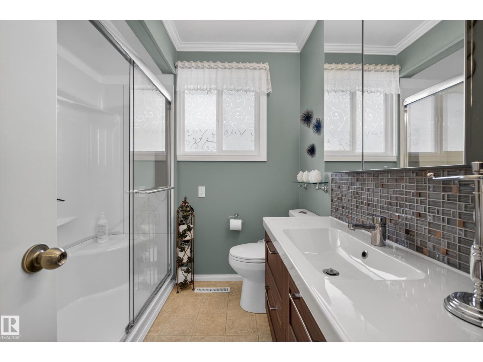 7307 86 AV NW - 20