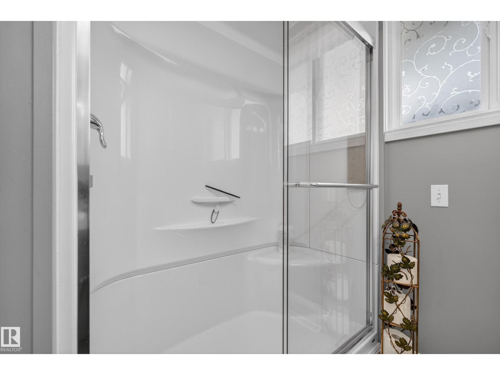 7307 86 AV NW - 21