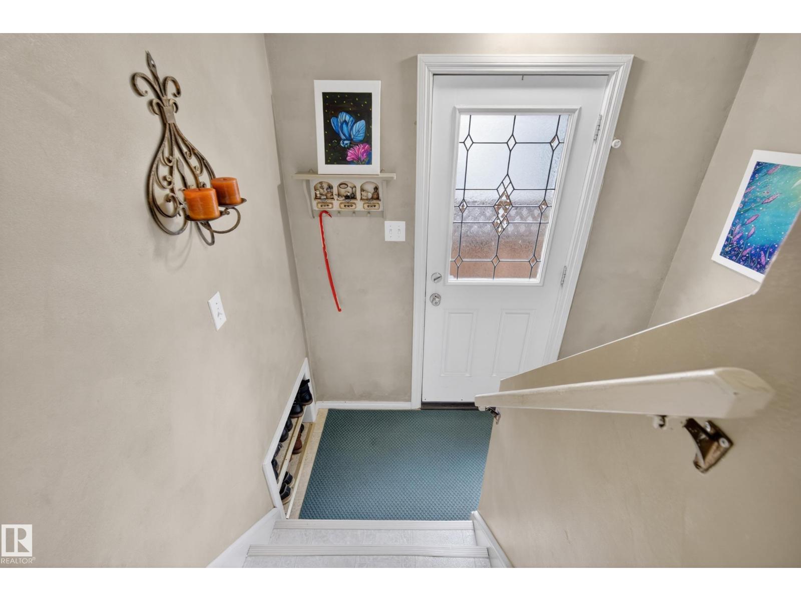 7307 86 AV NW - 24