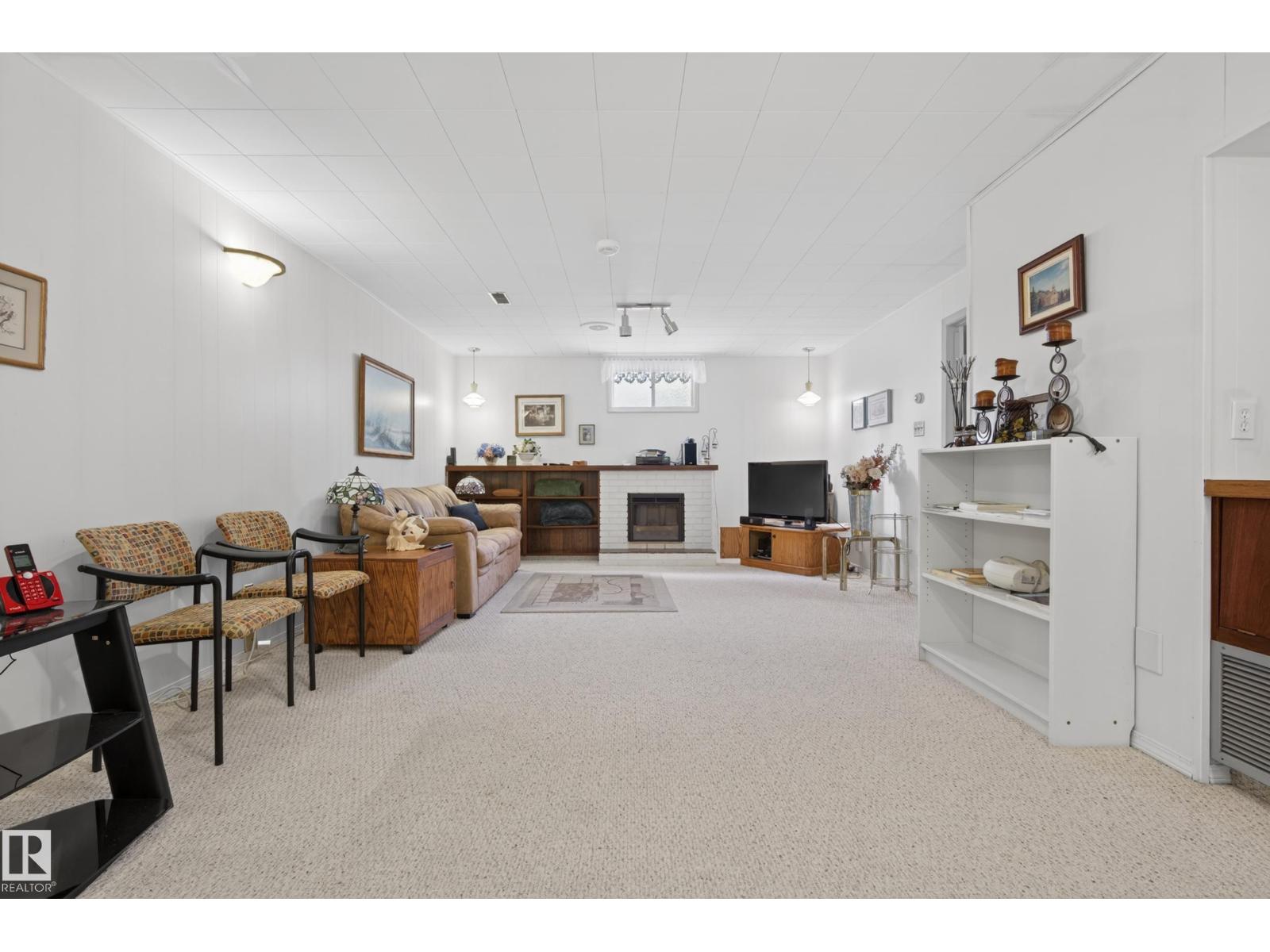 7307 86 AV NW - 26