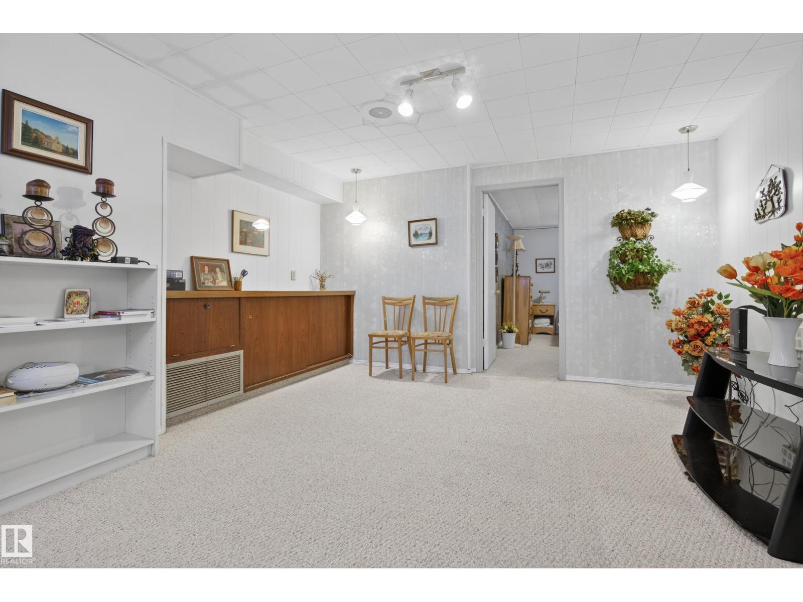 7307 86 AV NW - 28