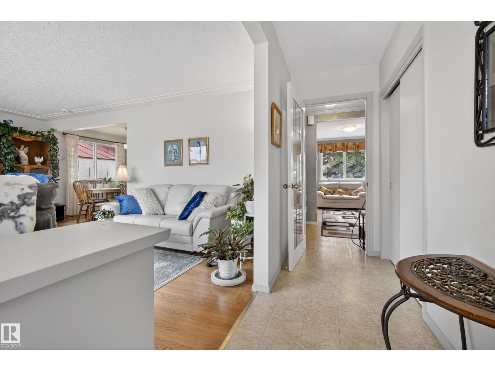 7307 86 AV NW - Image 3