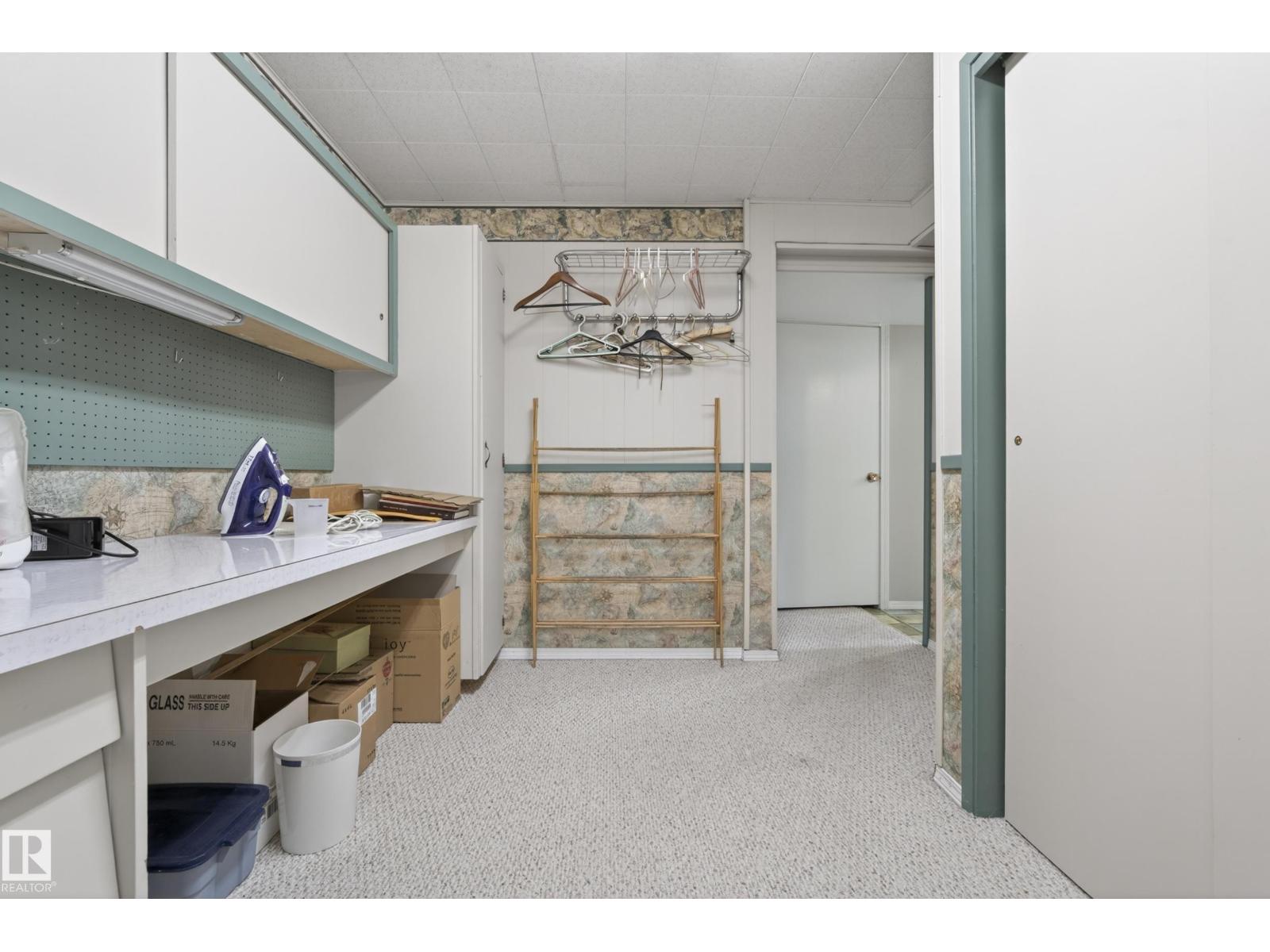 7307 86 AV NW - 36