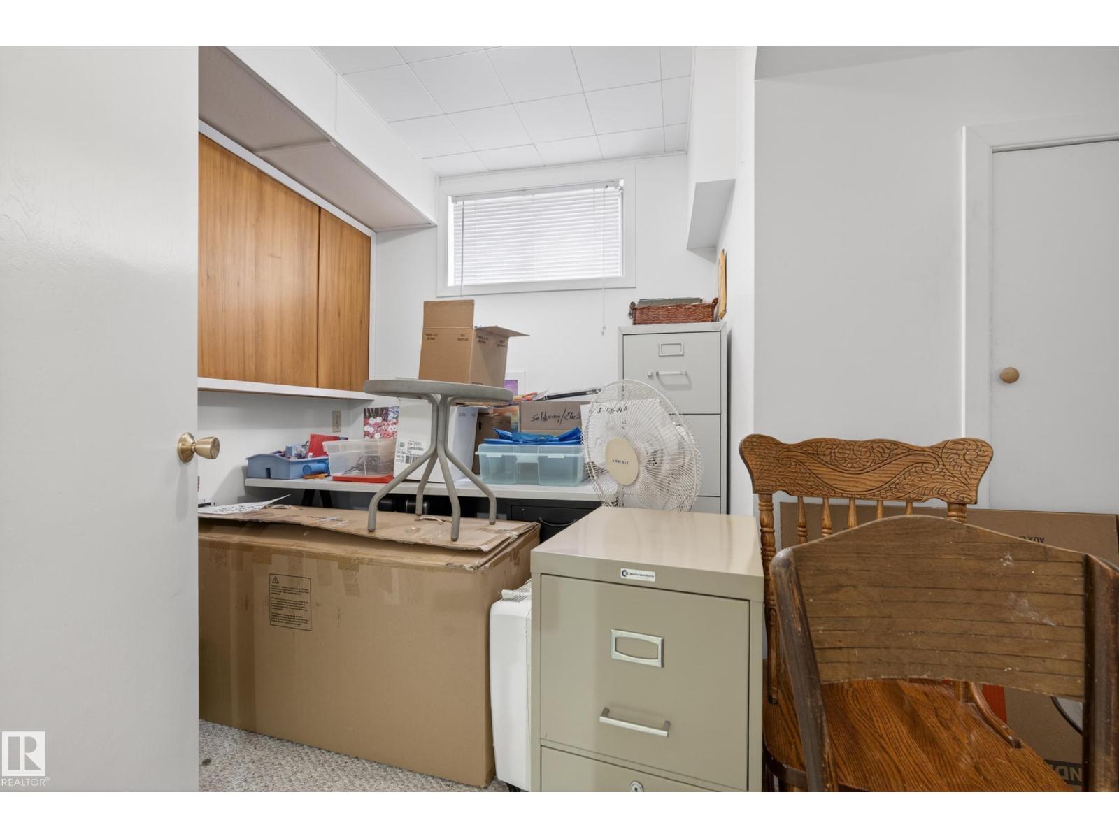 7307 86 AV NW - 38