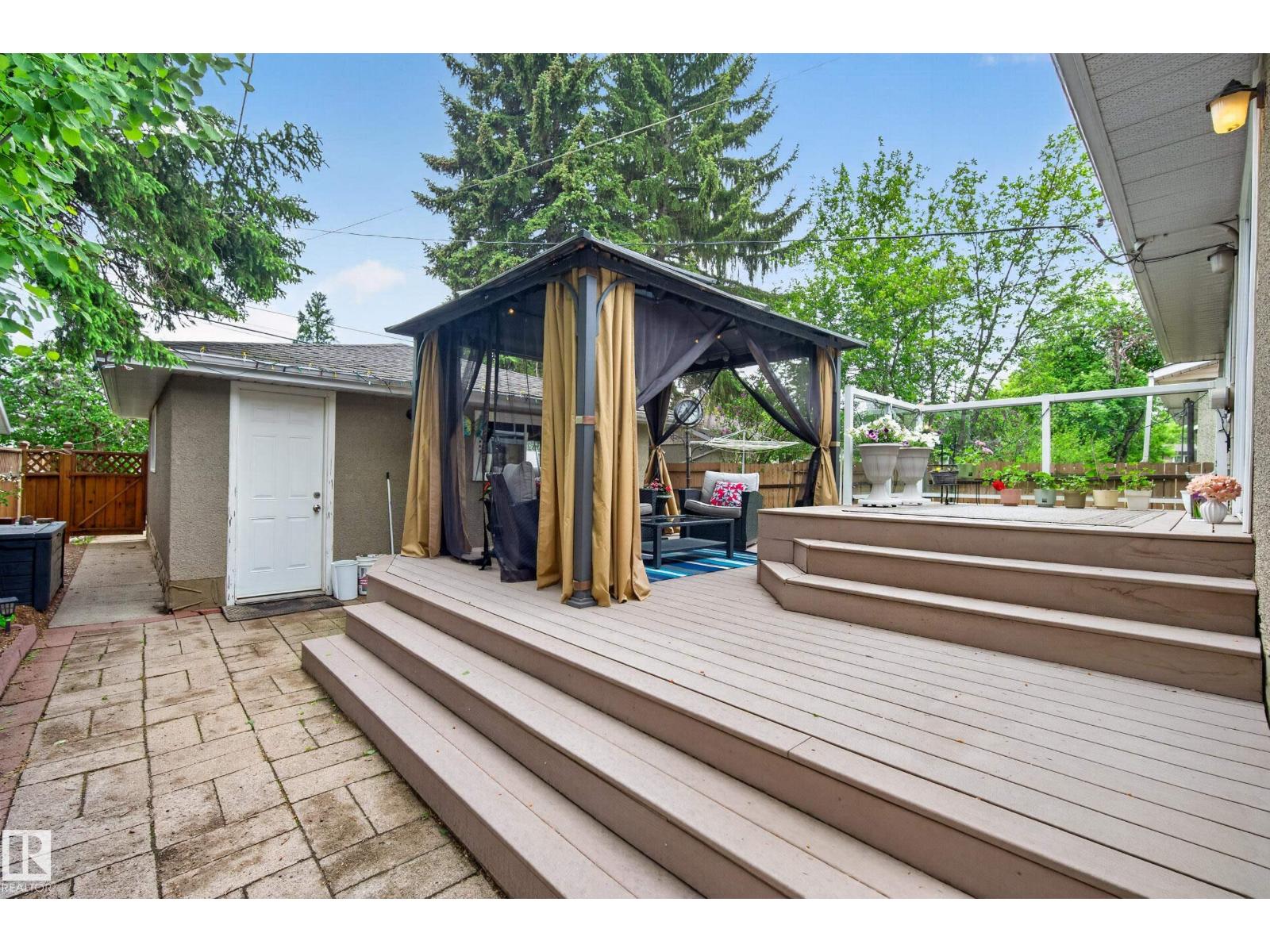 7307 86 AV NW - 41