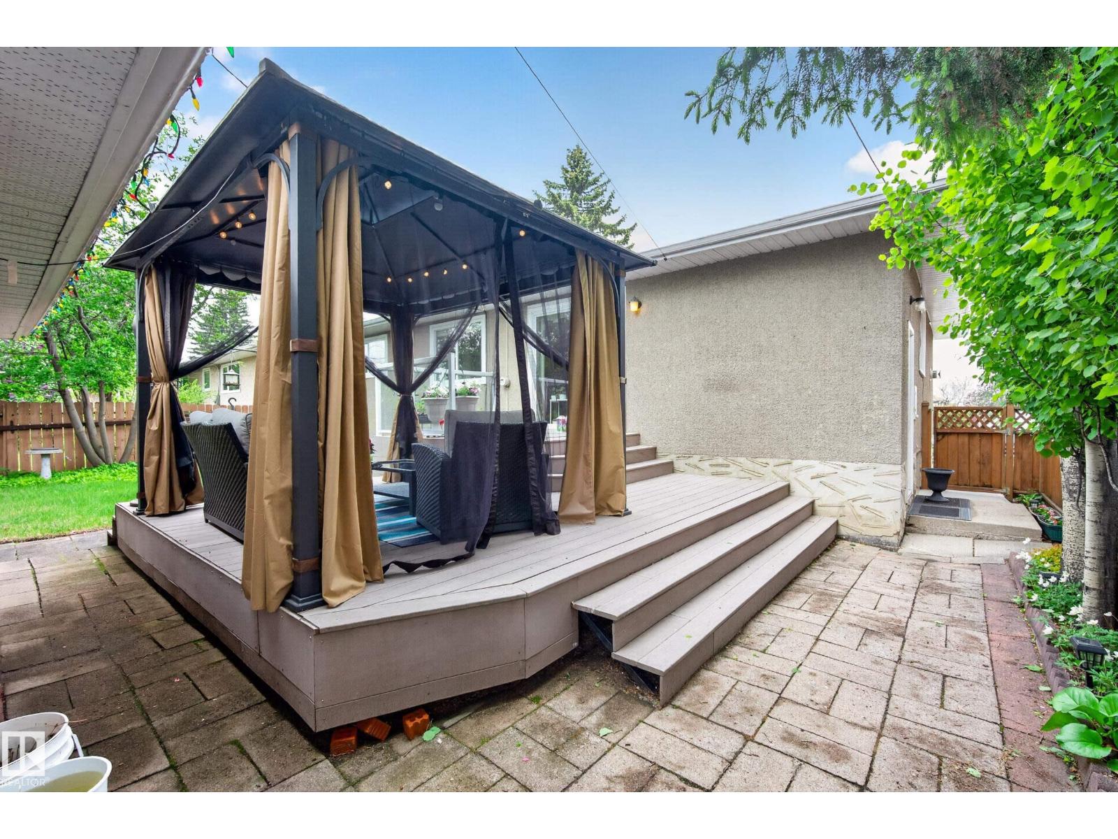 7307 86 AV NW - 42