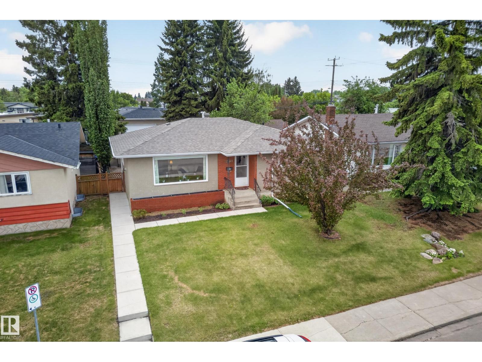 7307 86 AV NW - 50