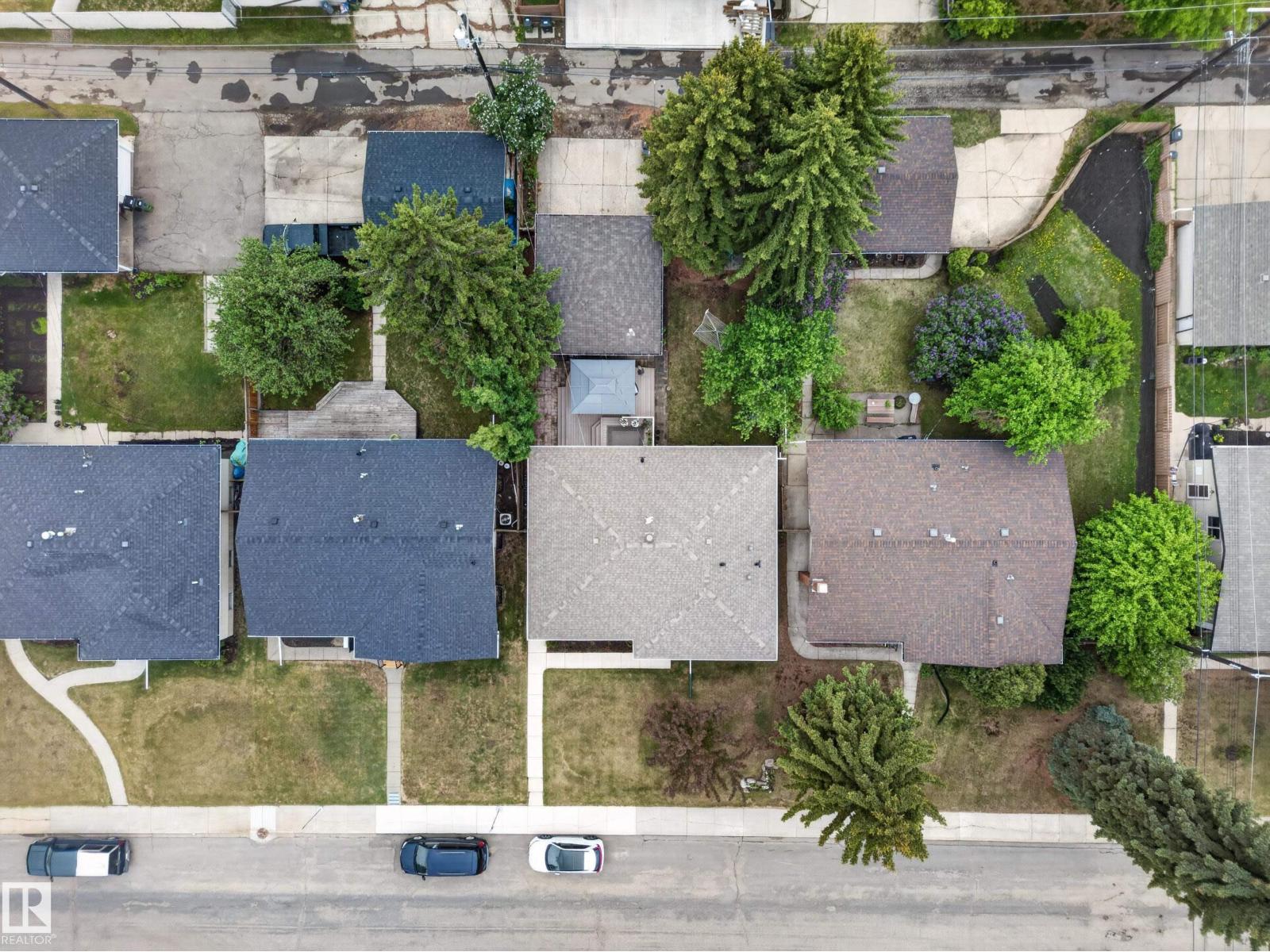 7307 86 AV NW - 52