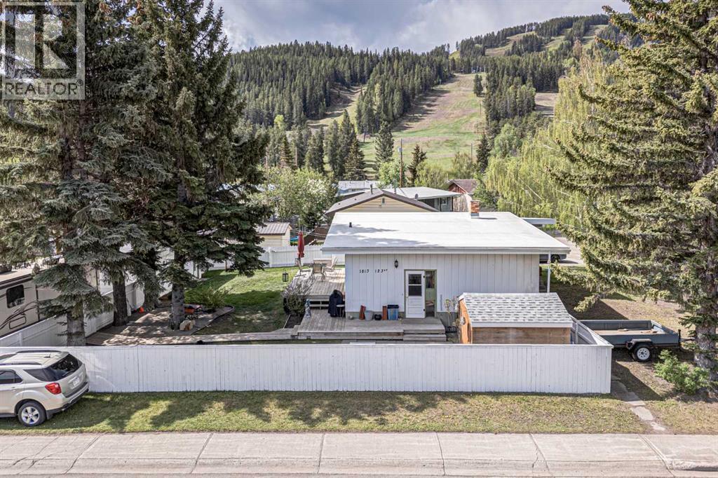 1813 123 STREET - 32