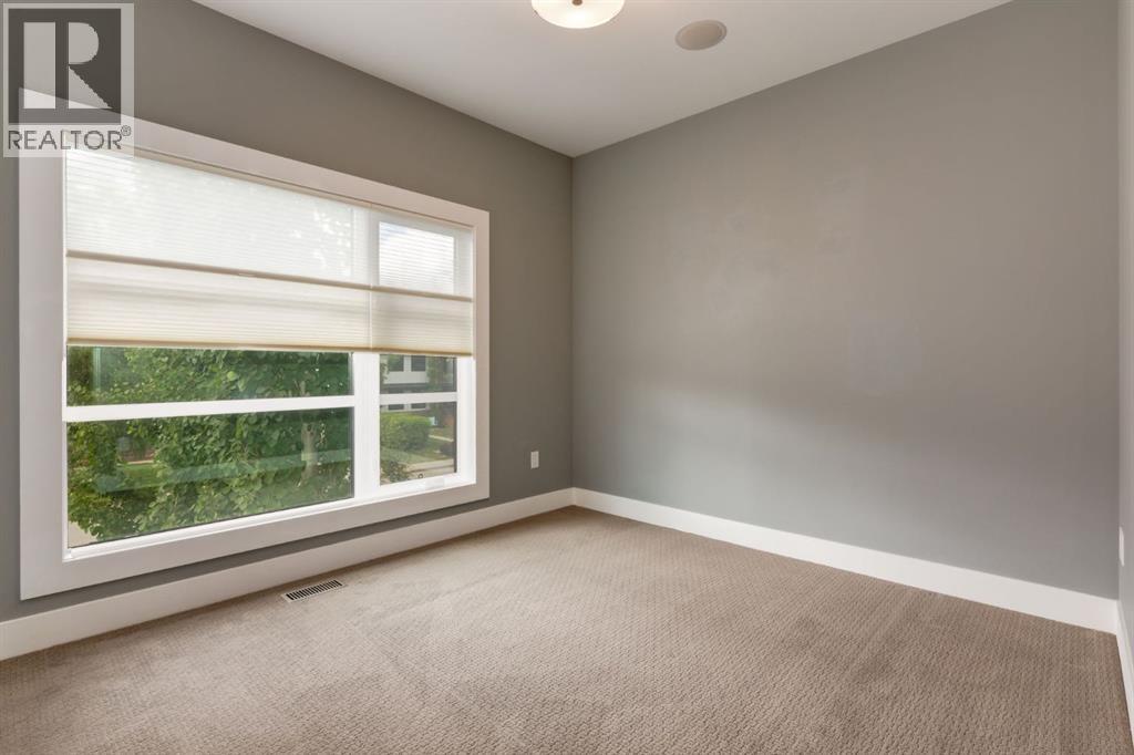 3924 18 Street SW - 21