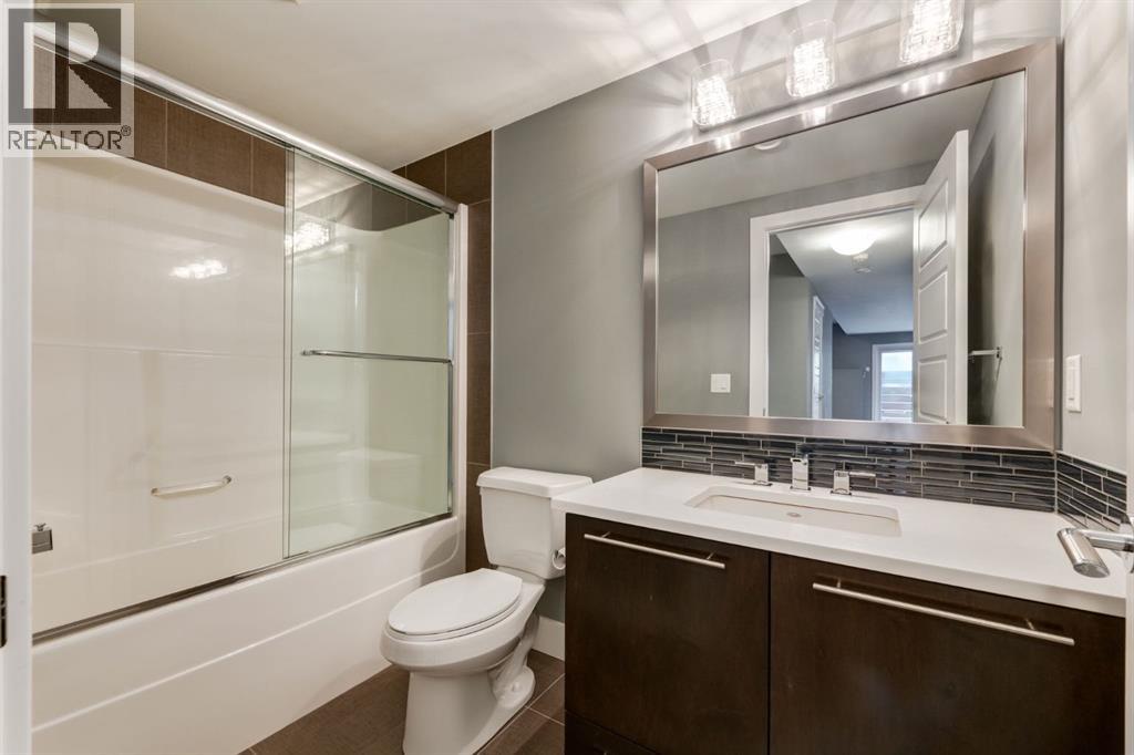 3924 18 Street SW - 33