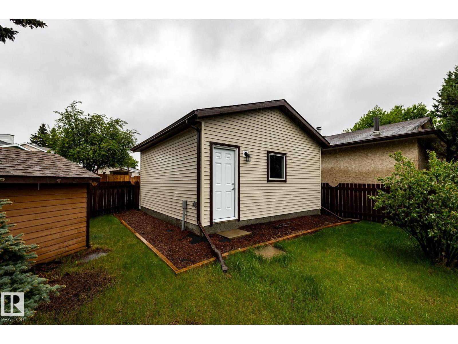 2609 49 ST NW - 39