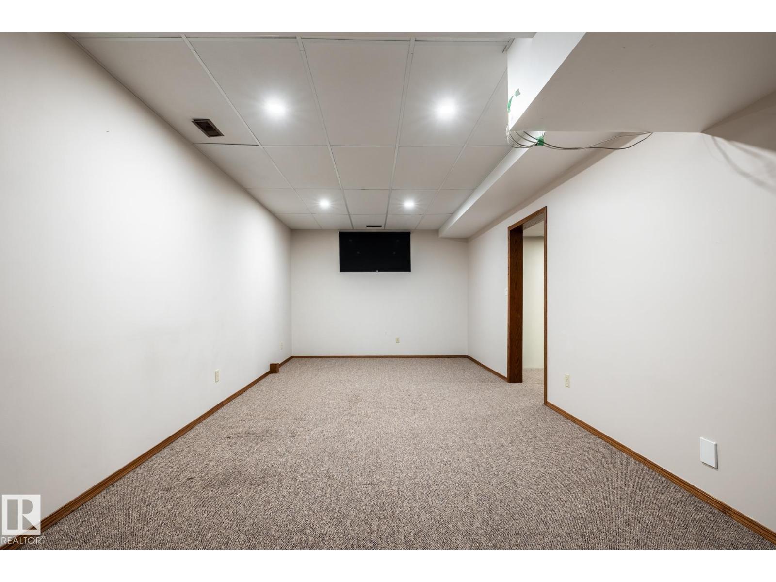 2609 49 ST NW - 32