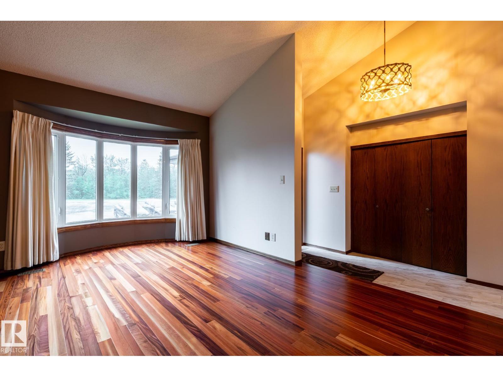 2609 49 ST NW - 4