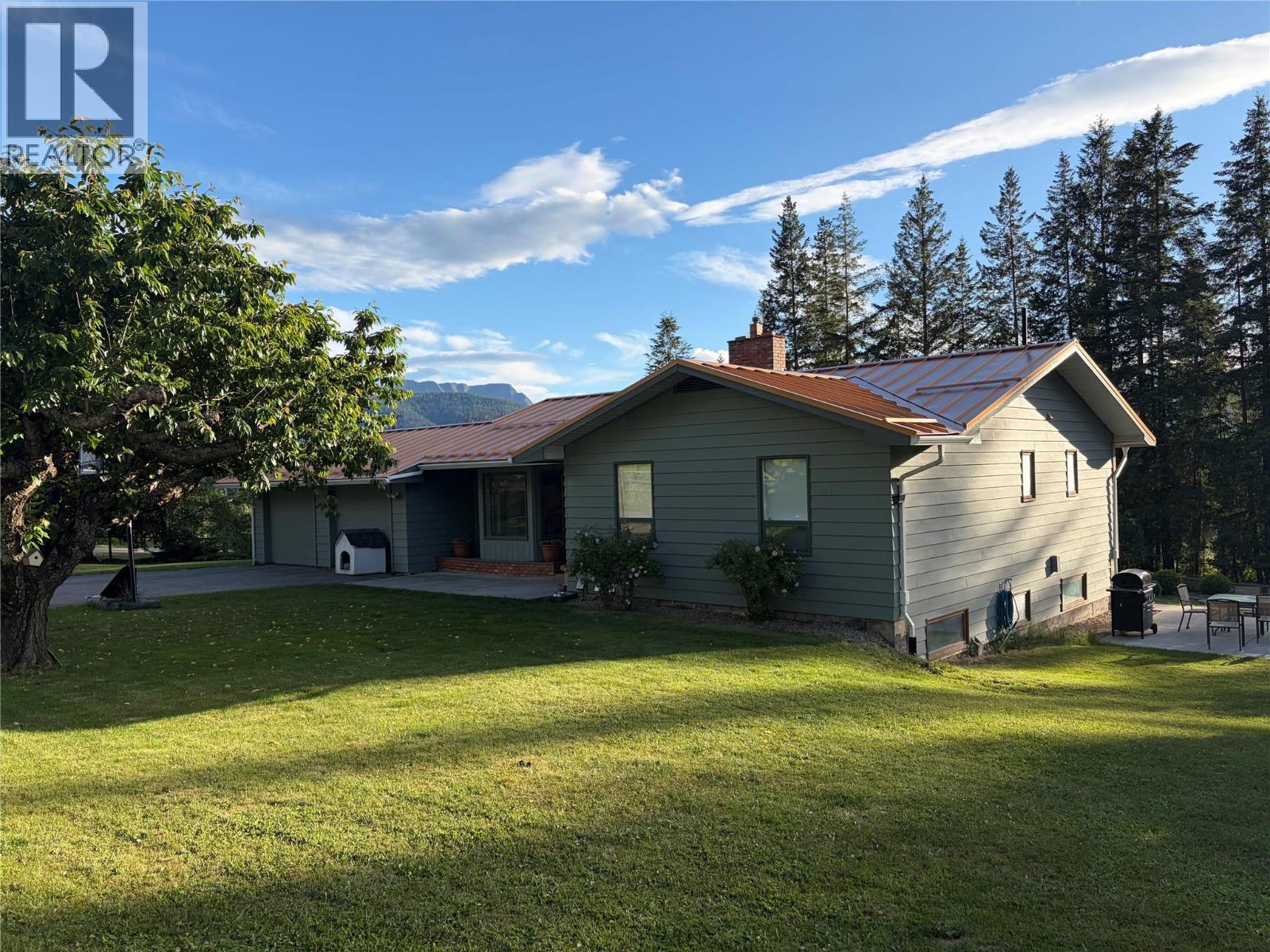 5851 20 Avenue NE - 3
