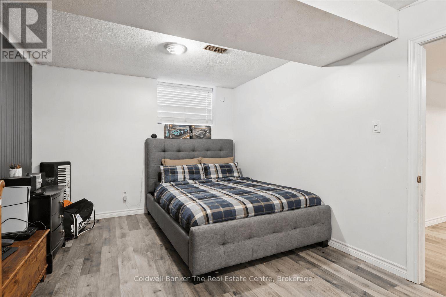 25 LANKIN AVENUE - 28