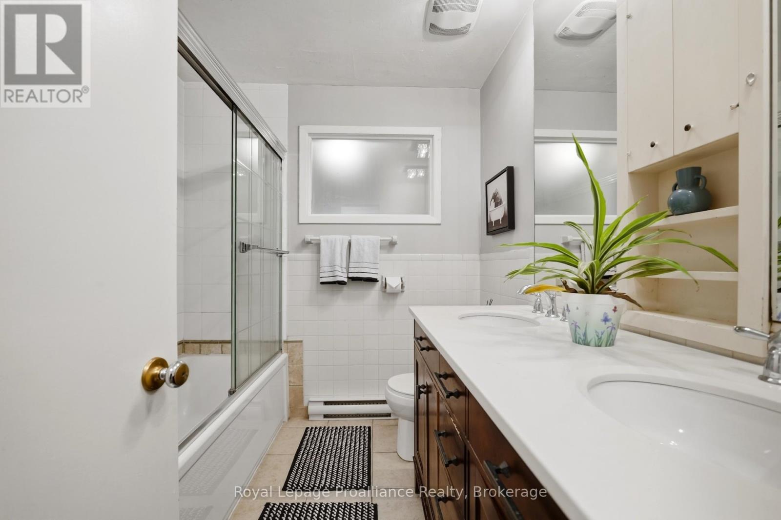 51 SELENA AVENUE - 26