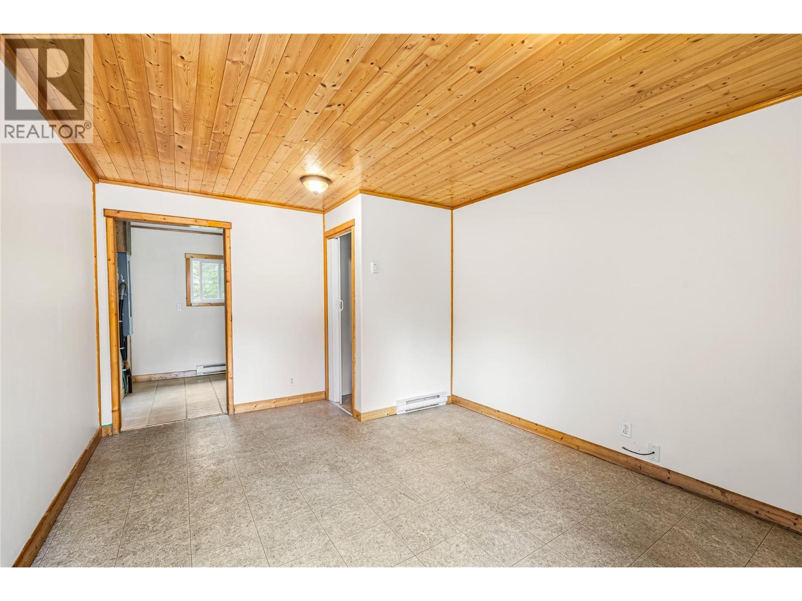 16424 Wadds Road, Crawford Bay