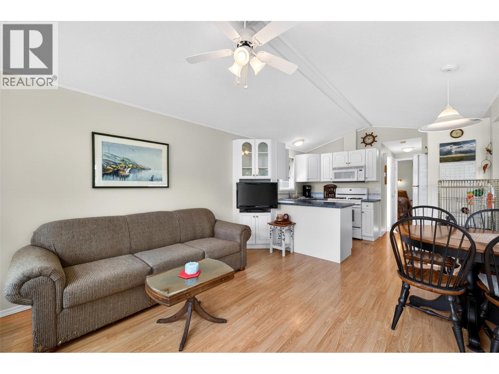 34 9032 Swanson Road, Swansea Point
