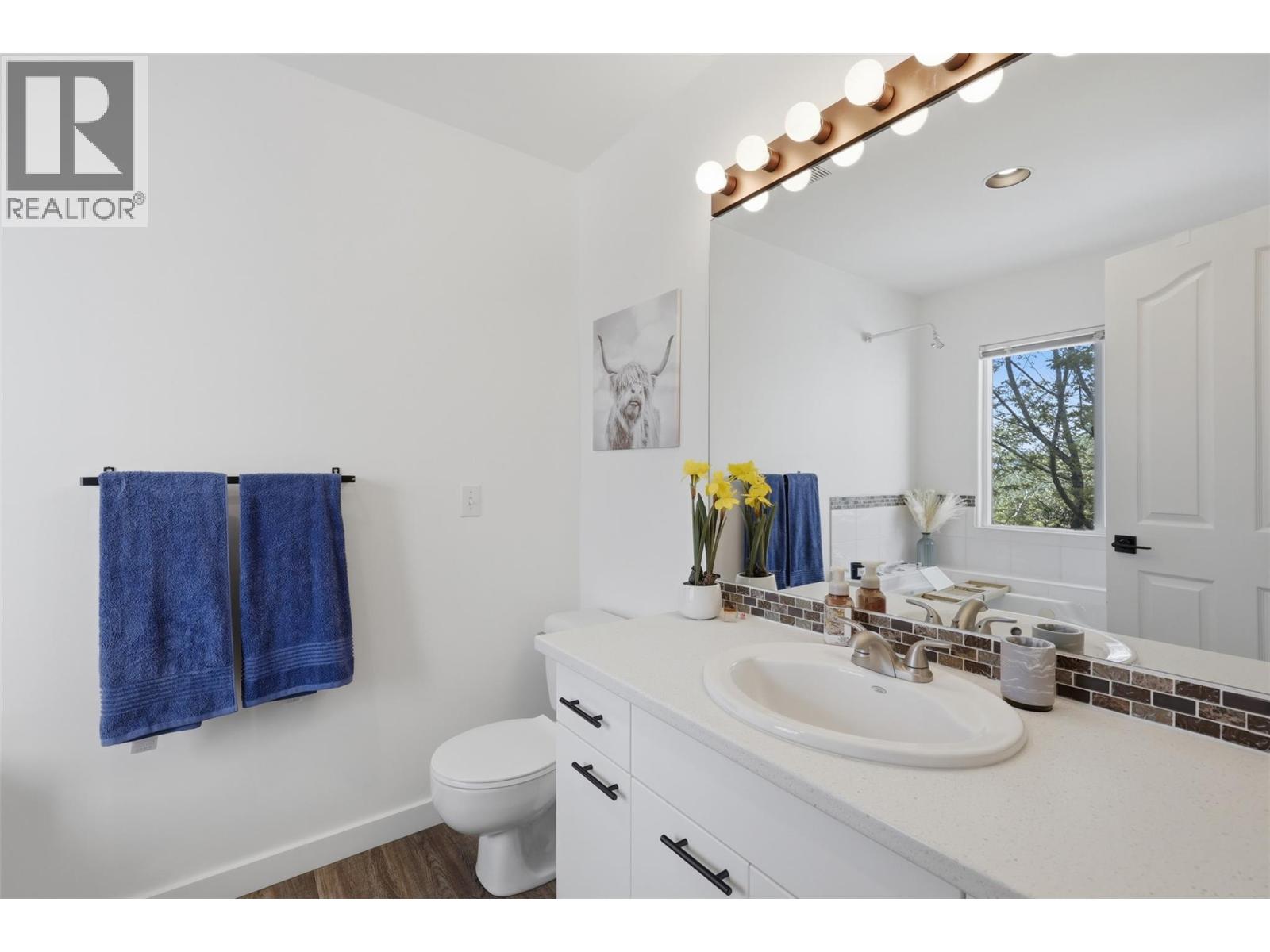 #8 411 ABERDEEN Drive - 22