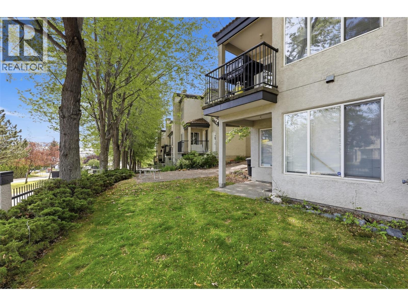 #8 411 ABERDEEN Drive - 36