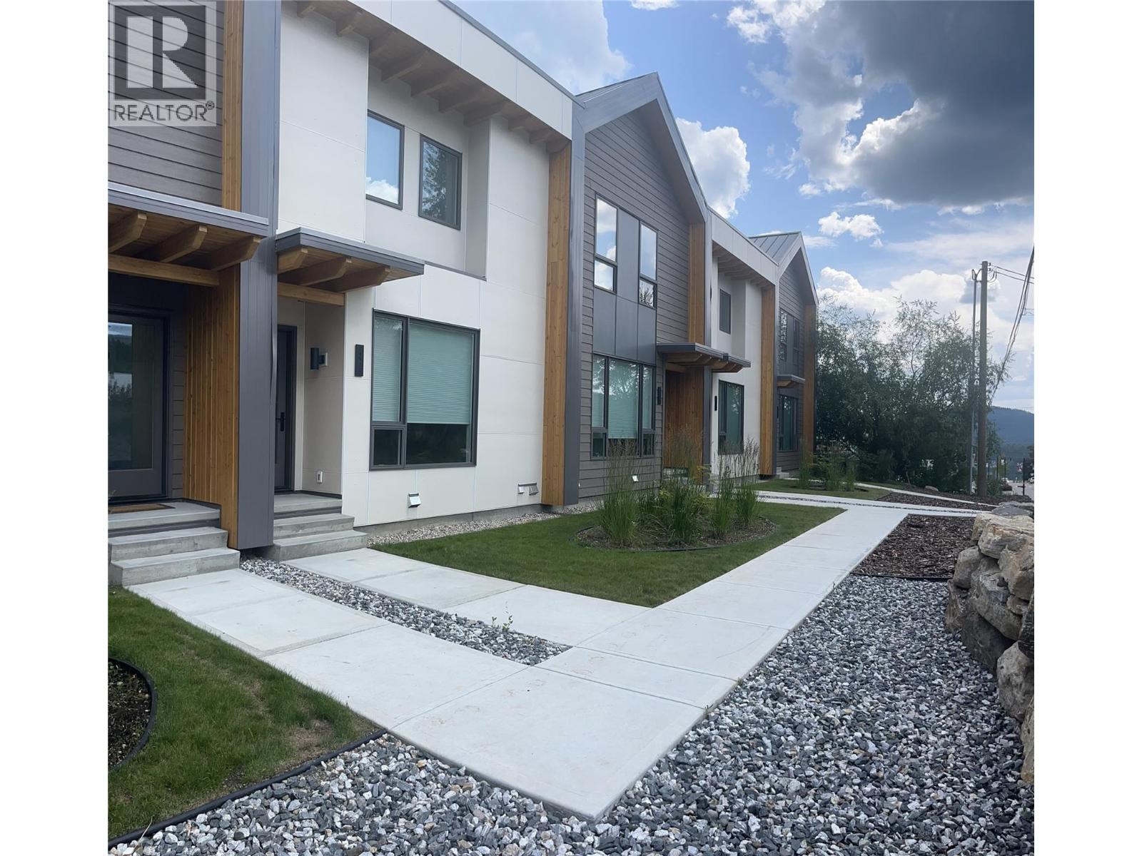 2452 WASHINGTON Street Unit# 4, Rossland
