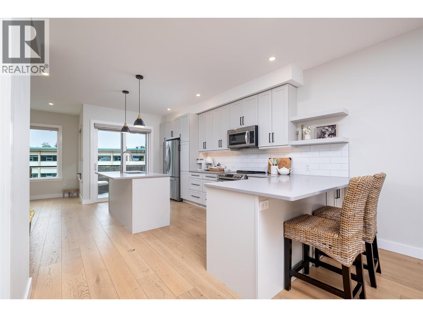 2452 WASHINGTON Street Unit# 4, Rossland