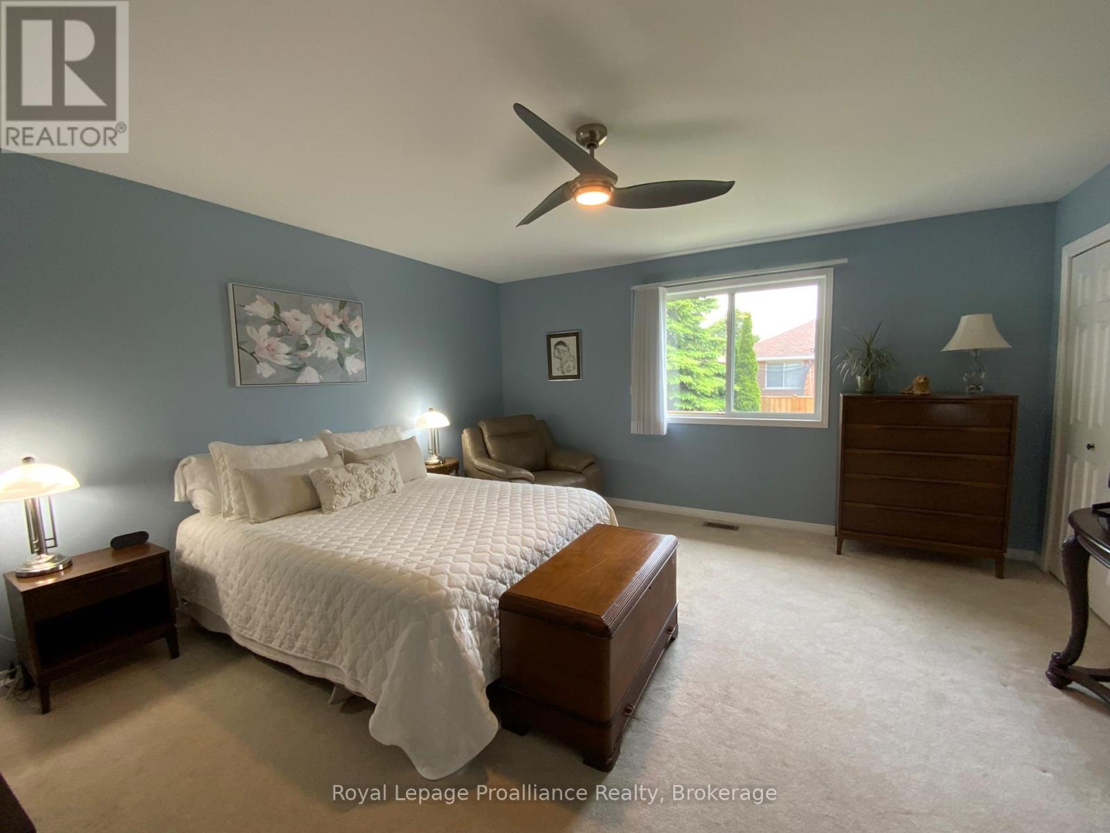 31 HEMLOCK CRESCENT - 13
