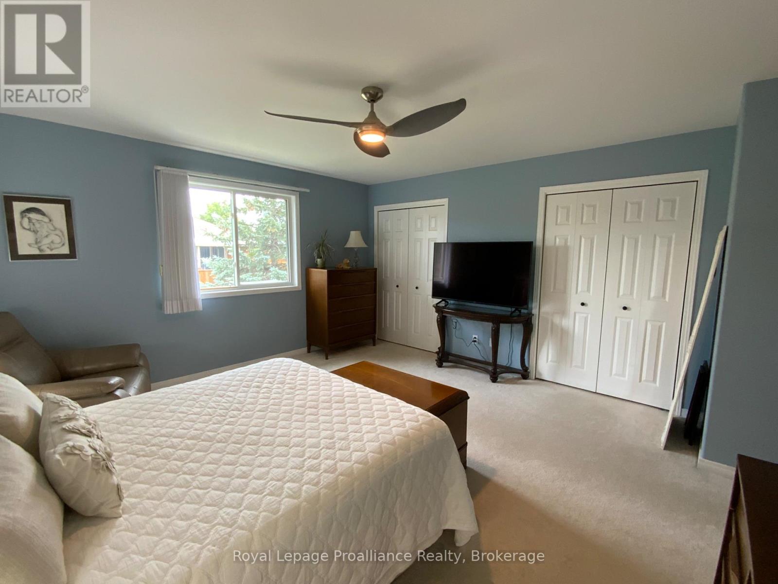 31 HEMLOCK CRESCENT - 15
