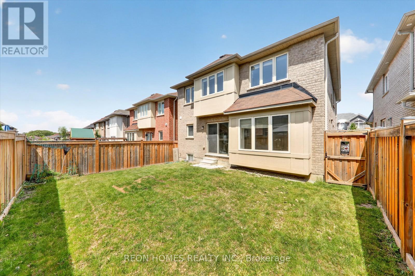 37 RAITHBY CRESCENT - 46